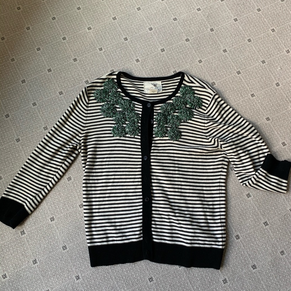 Cardigan sweater